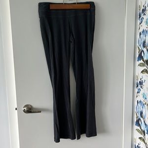 Lululemon dark grey yoga pants